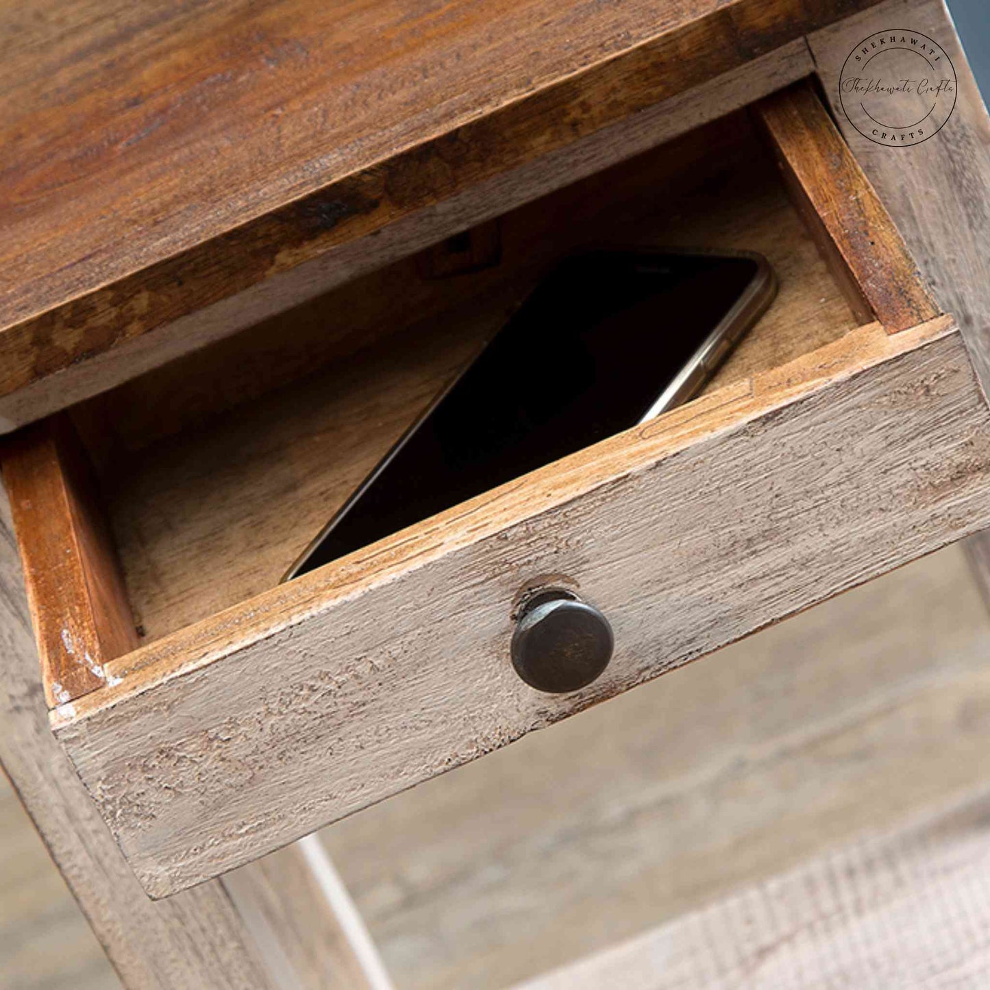 Vida End Table handcrafted with mango wood and dual tone finish with 1 drawer.